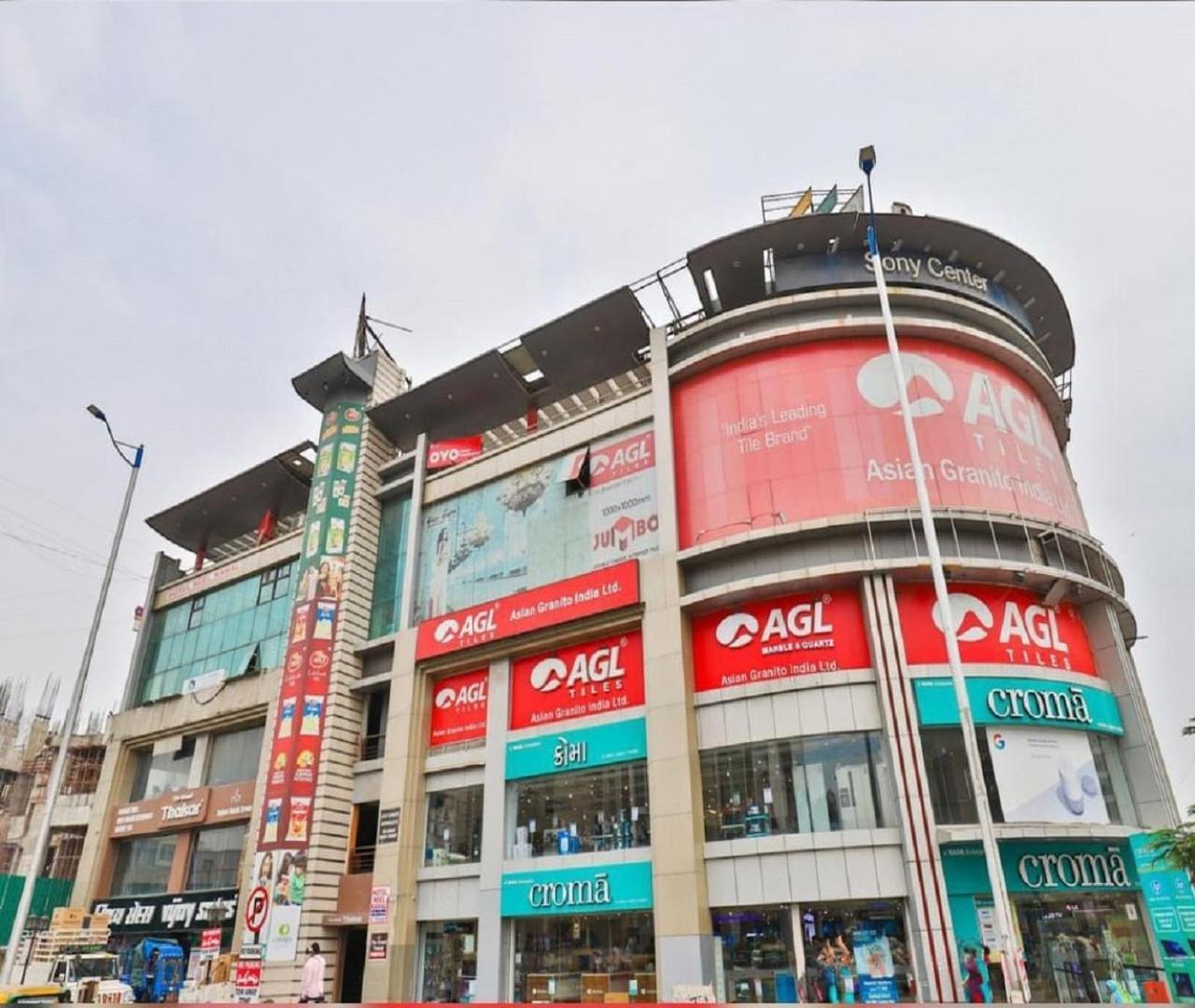 Hotel Nest View Ahmedabad Esterno foto