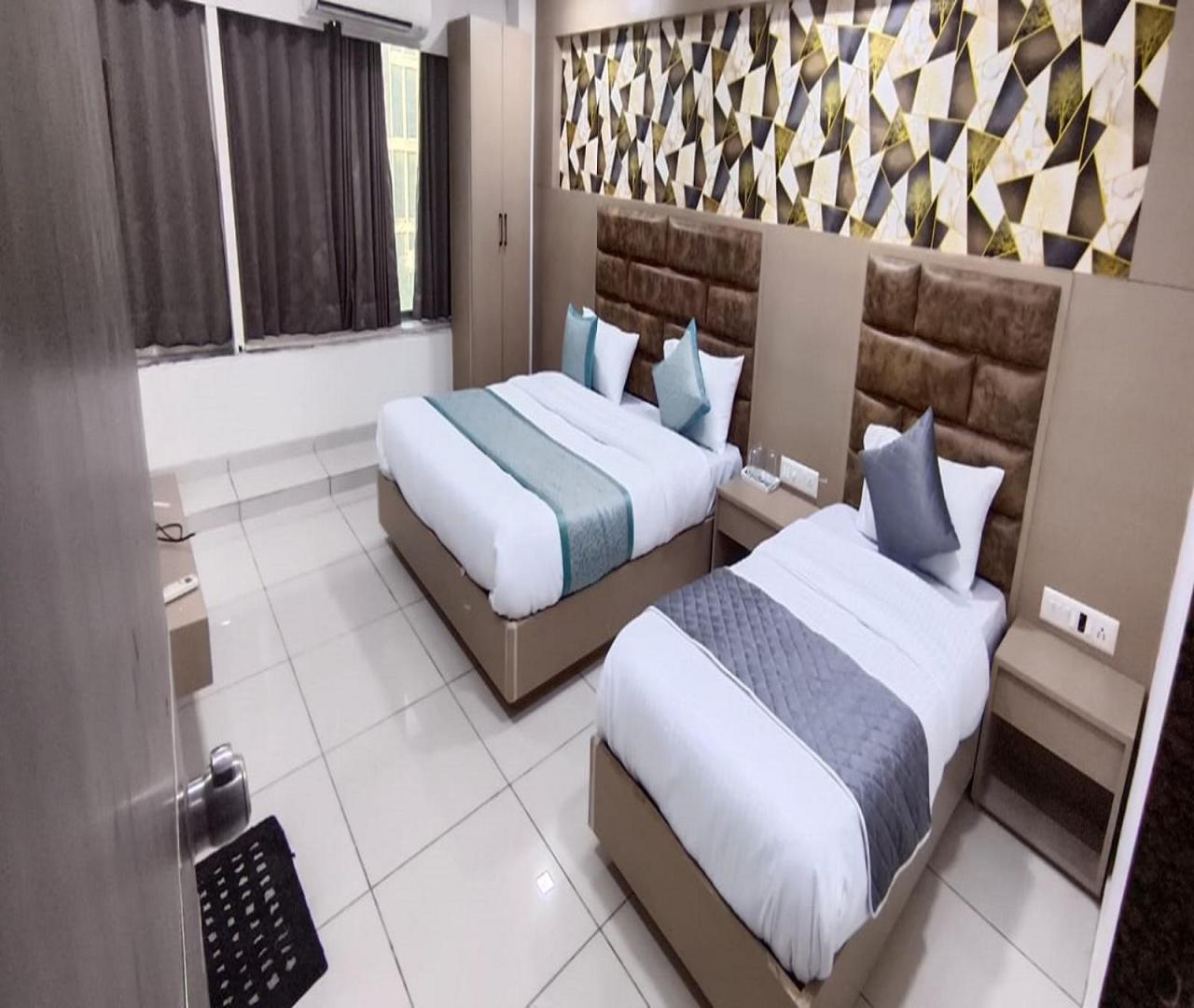 Hotel Nest View Ahmedabad Esterno foto